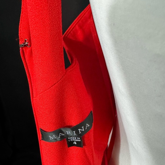 Red Dress - Picture 10 of 13